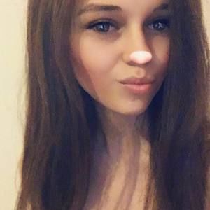 Meet your Posher, Emilie